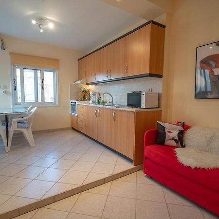 Attica Train Station 1 Bedroom 4 Pers Apartment Atenas Exterior foto