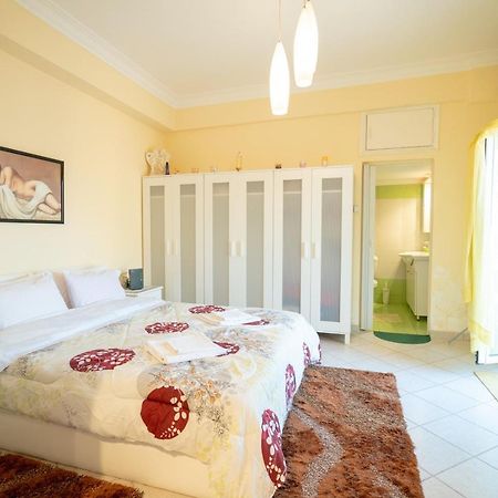 Attica Train Station 1 Bedroom 4 Pers Apartment Atenas Exterior foto