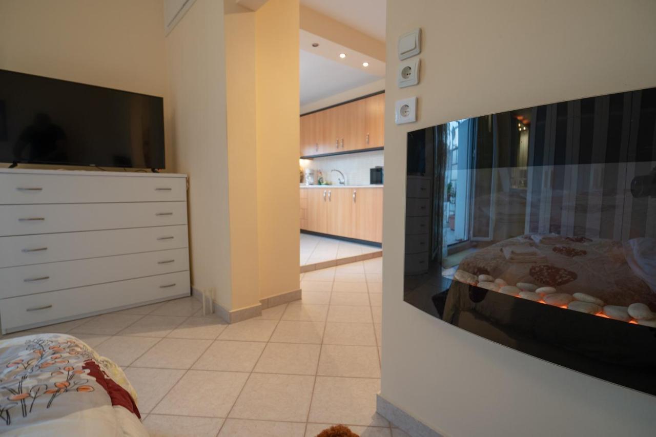 Attica Train Station 1 Bedroom 4 Pers Apartment Atenas Exterior foto