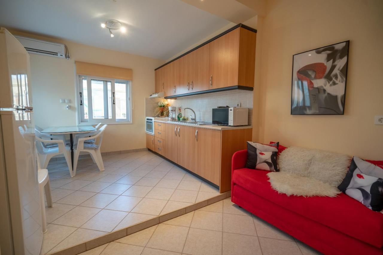 Attica Train Station 1 Bedroom 4 Pers Apartment Atenas Exterior foto